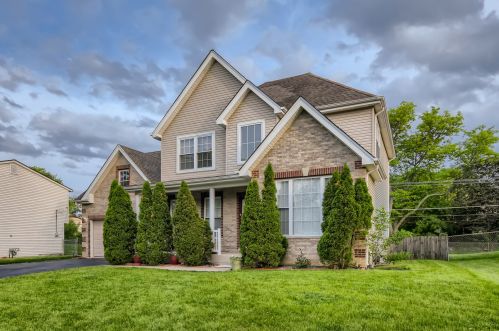 321 Rockhurst Rd, Lemont, IL 60440-2440