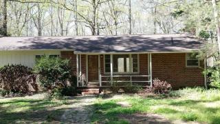 6008 Crescent Dr, Chapel Hill NC  27517-7827 exterior