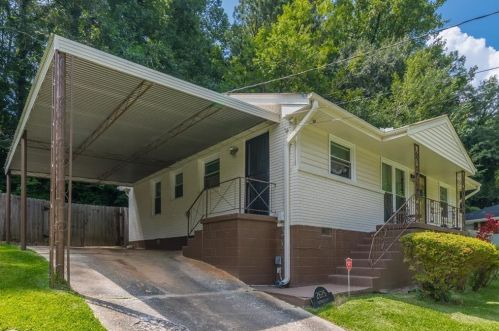 2625 Harmony Way, Atlanta GA  30344-2046 exterior