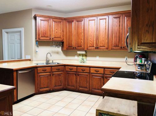 90 Yonah Springs Dr, Cleveland, GA 30528-1040