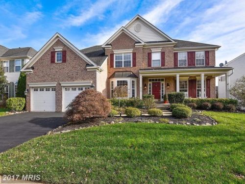 8715 Lords View Loop, Gainesville, VA 20155-5806