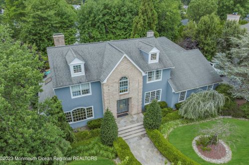 23 Oxford Dr, Tinton Falls NJ 07712-3265 exterior