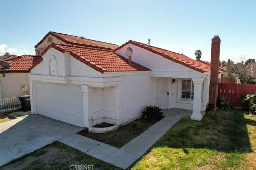 555 Barca Creek Dr, Perris, CA 92571-3964