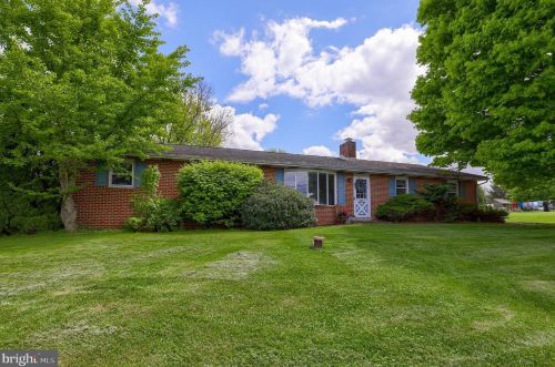 921 State St, Ephrata, PA 17522-9248