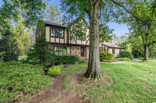 21 Winding Way, Flemington, NJ 08822-7035