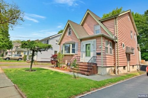 56 Arthur St, Ridgefield Park, NJ 07660-1146
