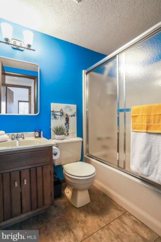208 Pathfinder Ln, Hedgesville WV  25427-6160 exterior