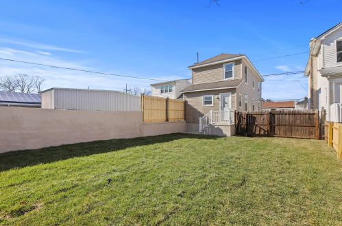 1606 Sewall Ave, Tinton Falls NJ  07712-6310 exterior