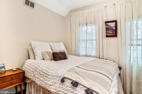 1029 Cleveland St, Philadelphia PA 19146-2648 exterior