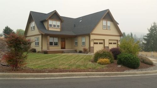 2061 Sawgrass Ct, Sutherlin, OR 97479-9101