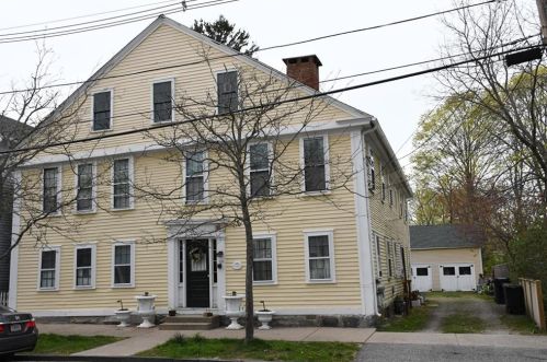 126 Main St, North Kingstown, RI 02852-5033