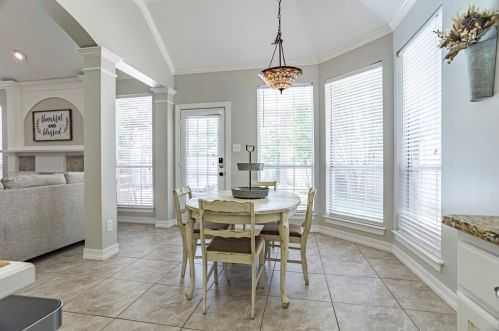 901 Hilton Dr, Midlothian TX  76063-3840 exterior