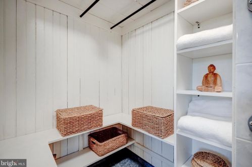 420 Allens Ln, Philadelphia PA 19119-3310 exterior