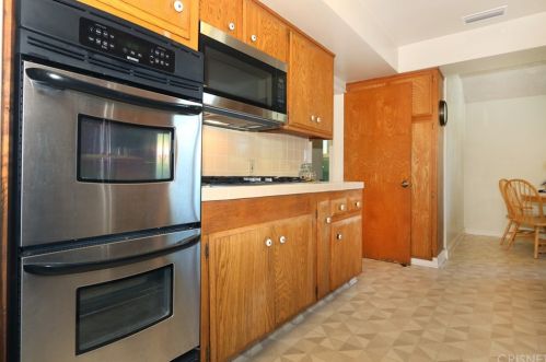 341 Cumberland Rd, Glendale CA  91202-1256 exterior