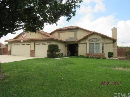 11246 Meadowlark Ln, Bloomington, CA 92316-3266