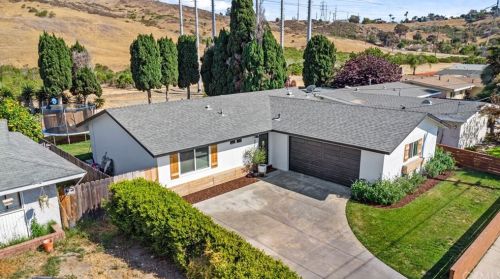 3509 Las Vegas Dr, Oceanside CA  92054-3813 exterior