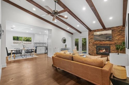 6608 Betty Cook Dr, Austin TX  78723-2712 exterior