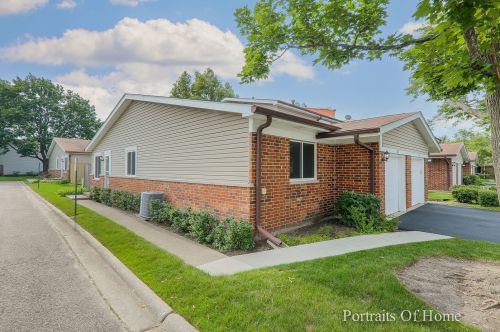2127 Williamsburg Dr, Palatine, IL 60074-1437
