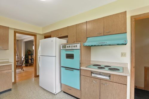 1372 Hazel St, Saint Paul MN  55119-4507 exterior