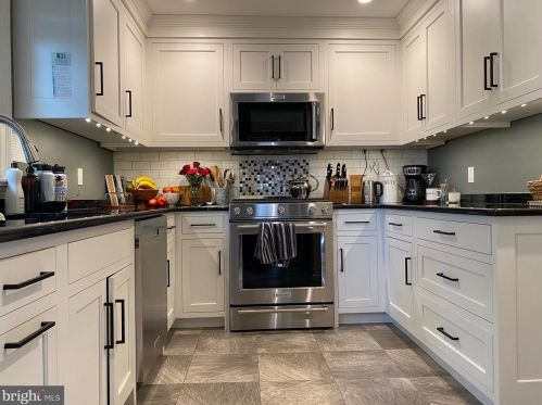 417 Lampeter Rd, Lancaster PA 17602-1717 exterior