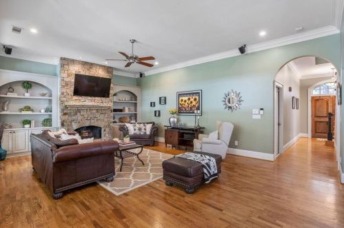 2507 Brookline Cir, Atlanta GA  30319-3690 exterior