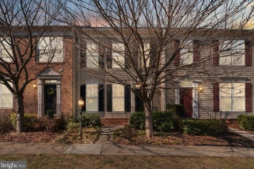 11899 Benton Lake Rd, Bristow, VA 20136-6156