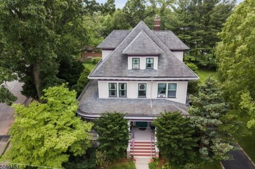 34 Burchfield Ave, Cranford, NJ 07016-3158