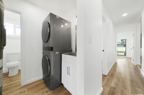 523 Kekupua St, Honolulu HI 96825-2303 exterior