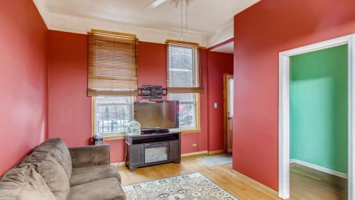 1213 Marion Ct, Chicago, IL 60622-3121