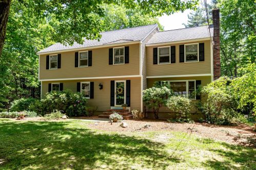 5 Crockett Ln, Amherst, NH 03031-2538