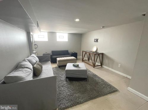 2129 10th St, Philadelphia PA 19148-4425 exterior