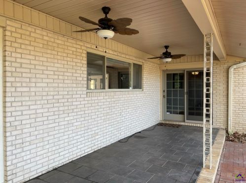 105 Woodland Dr, Warner Robins GA  31088-3847 exterior