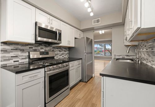 4811 Harlem Ave, Chicago, IL 60656-3505