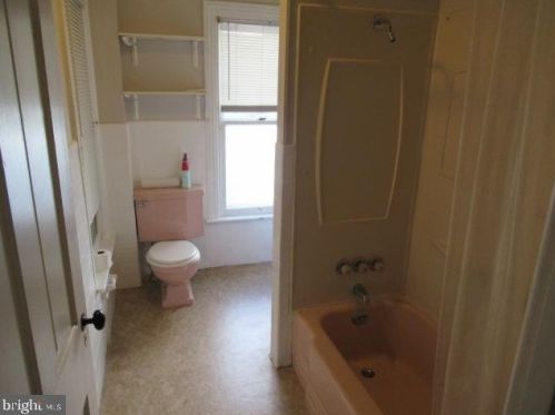 320 Middle St, Hanover PA 17331-3746 exterior