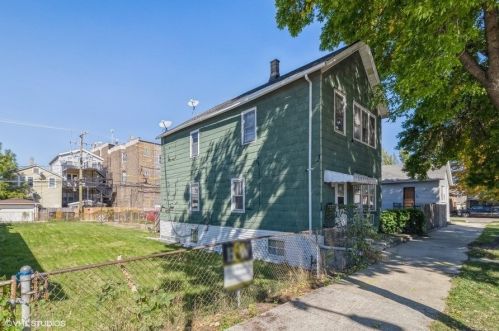 2952 Bonaparte St, Chicago, IL 60608-5515