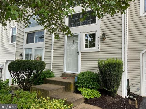 6155 Spring Knoll Dr, Harrisburg, PA 17111-6805