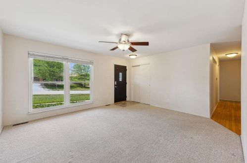 11743 Chess Dr, Hazelwood, MO 63044-2114
