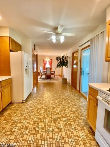 73 Lawrence Dr, Hackettstown NJ  07840-2525 exterior