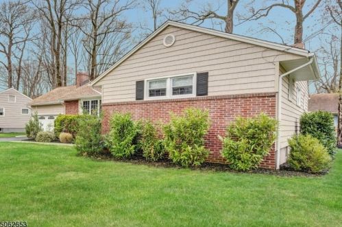 110 Glenwood Rd, Cranford, NJ 07016-1920