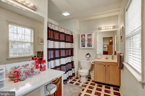 16 Mill Pond Dr, Lancaster PA  17603-7411 exterior