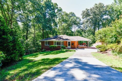 922 Sherwood Cir, Forest Park, GA 30297-3060