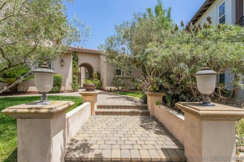 3239 Corte Paloma, Carlsbad, CA 92009-6093