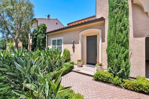 328 Bronze, Irvine CA  92618-1510 exterior