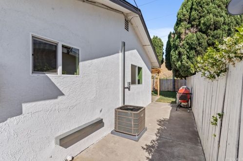 3509 Las Vegas Dr, Oceanside CA  92054-3813 exterior