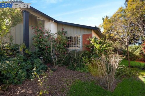 803 Katrina St, Livermore, CA 94550-2392