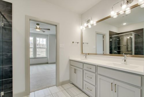 1520 Jackson St, Carrollton TX 75006-6296 exterior