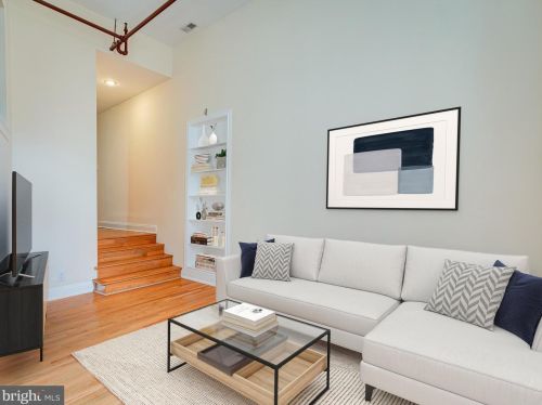 50 Front St, Philadelphia, PA 19106-3019