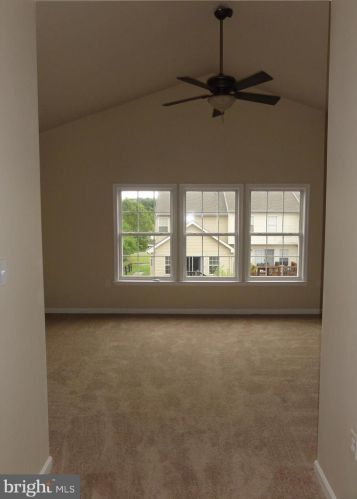 22 Crawford Dr, Charles Town WV 25414-6502 exterior