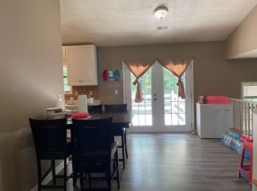 2210 Davis Oaks Ct, Stone Mountain, GA 30087-3680