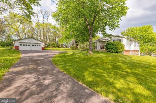 857 Oregon Trl, Harpers Ferry WV 25425-3144 exterior